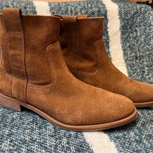 Brand new! Gianni Bini Take 5 Booties - Brown Suede Booties